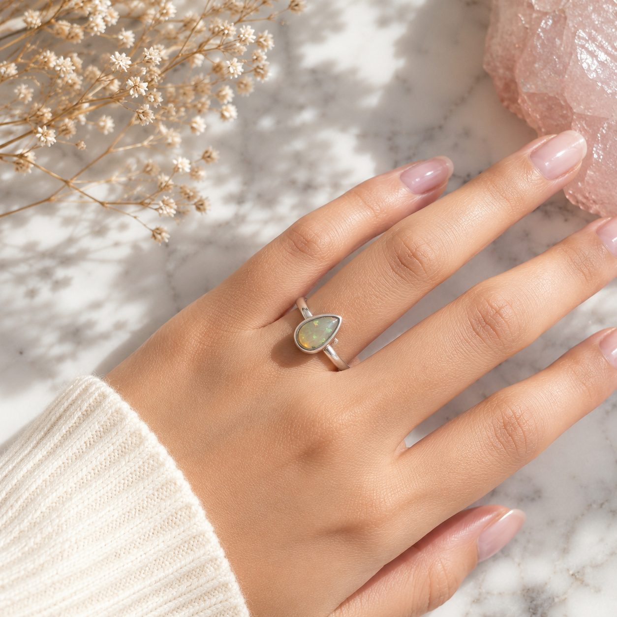 Anillo Ajustable de Ópalo Etíope en Gota Plata .925