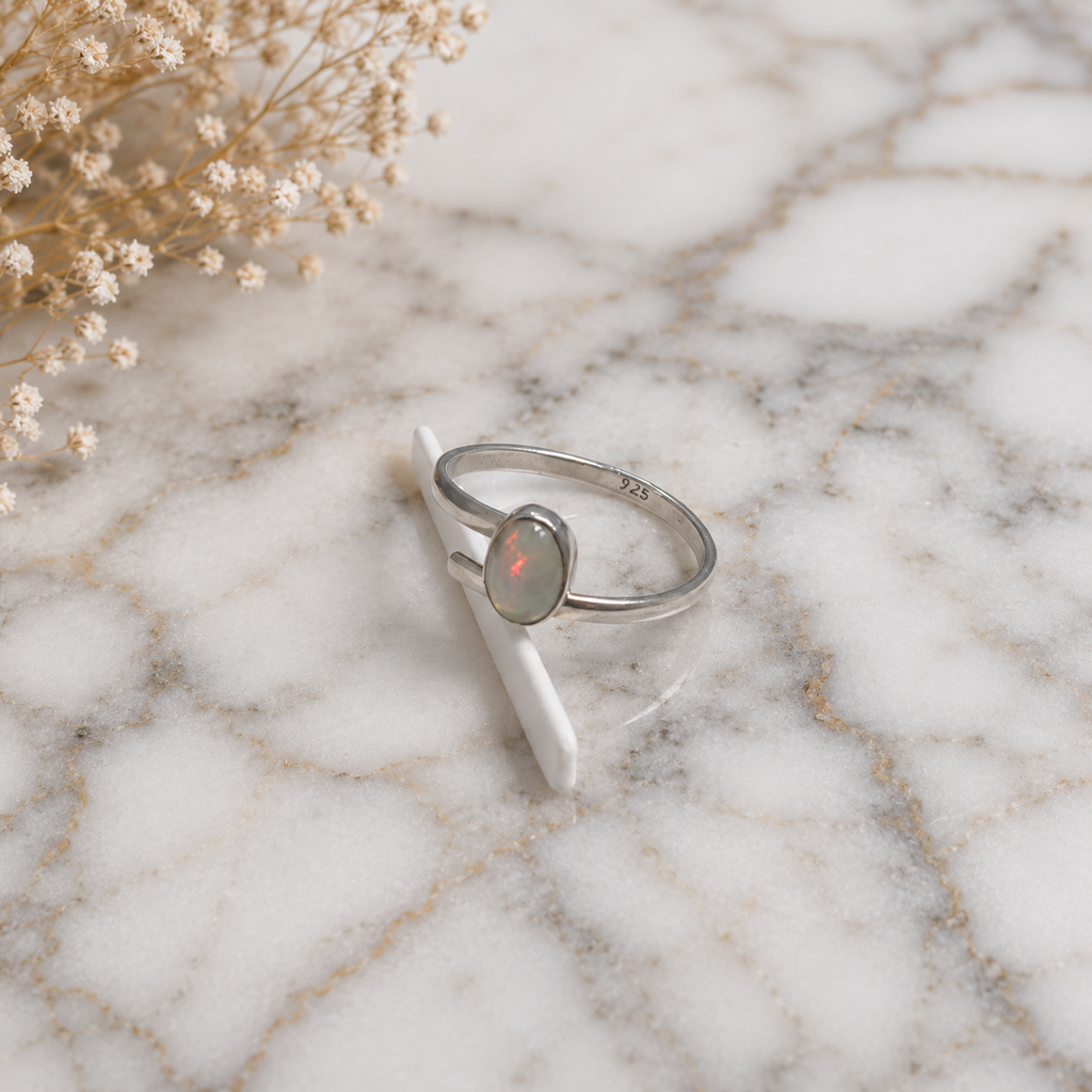 Anillo Ajustable de Ópalo Etíope en Plata .925