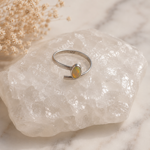 Anillo Ajustable de Ópalo Etíope en Plata .925