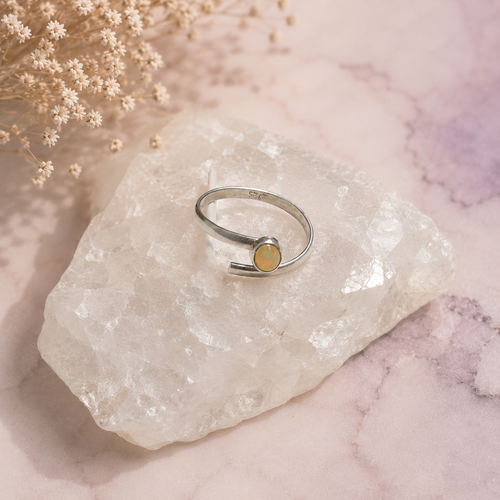 Anillo Ajustable de Ópalo Etíope Redondo en Plata .925