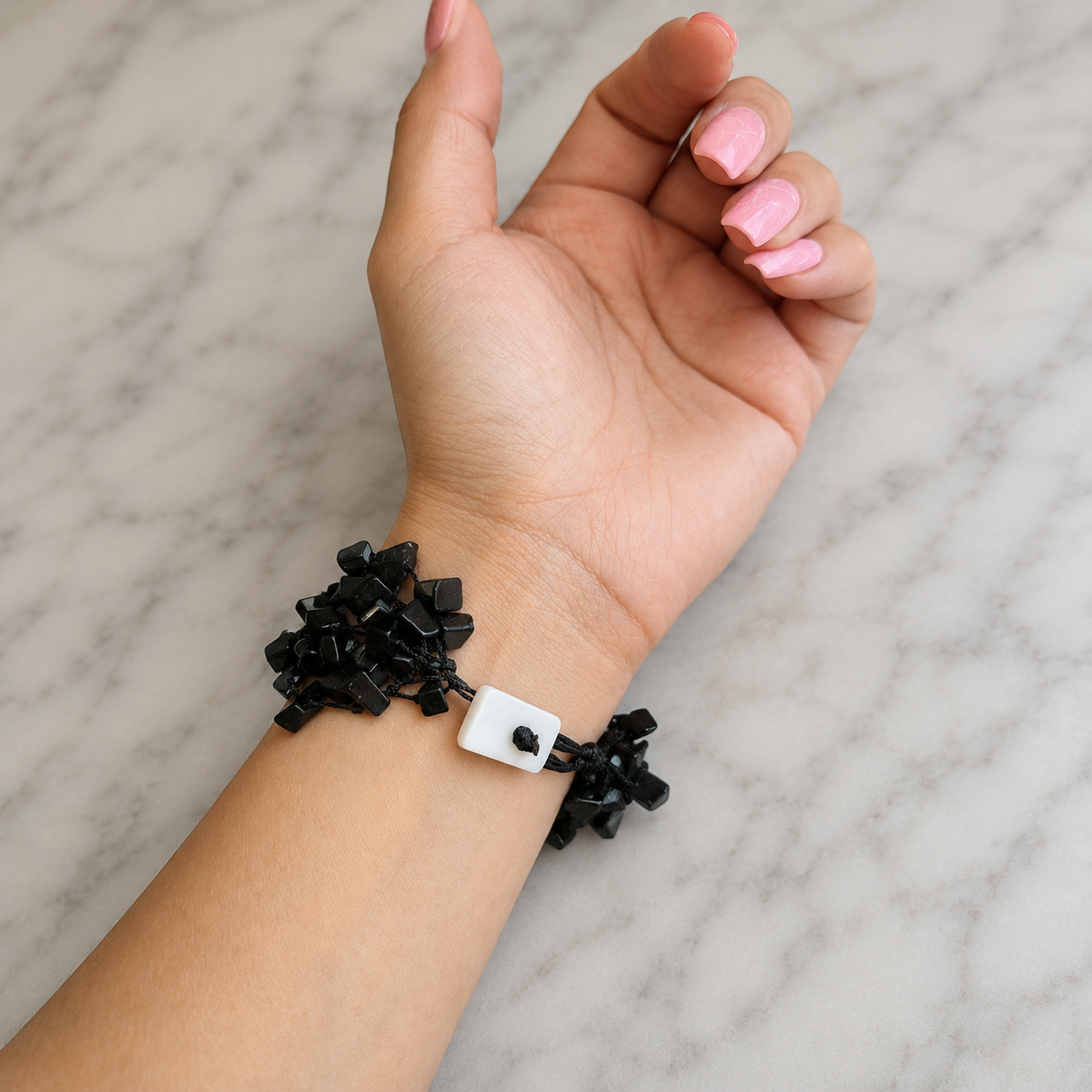 Brazalete Ónix Negro — Tejido