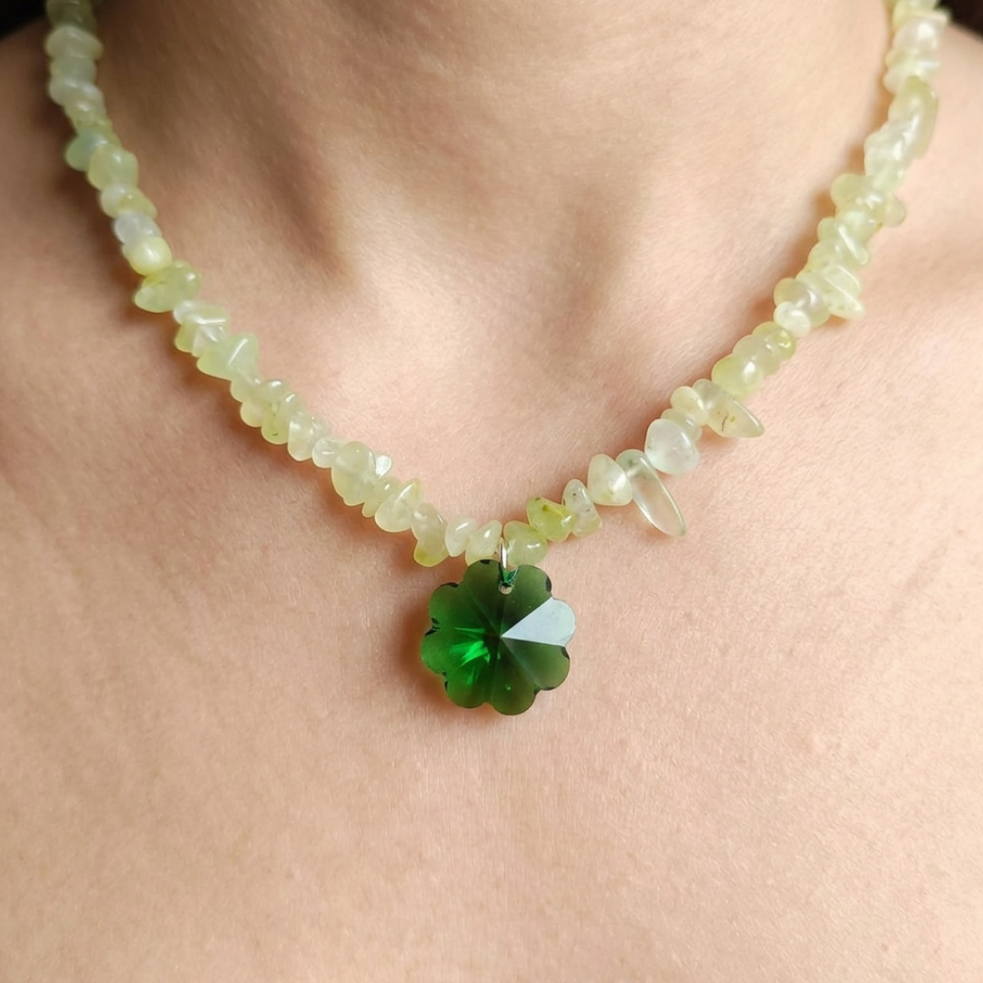Collar Prehnita con Flor de Cristal