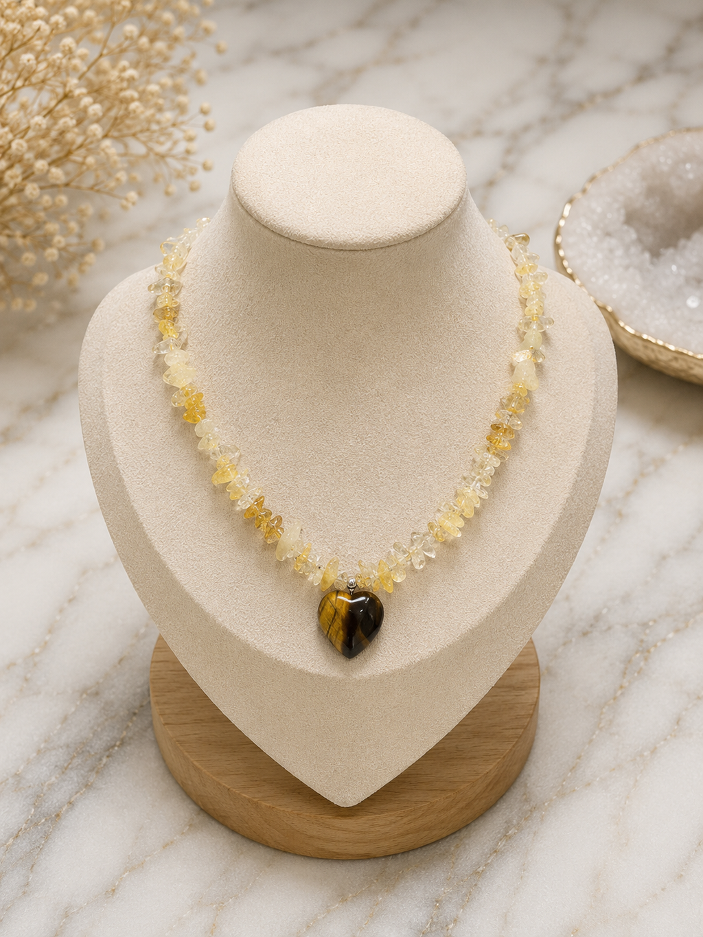 Collar Citrino Chip con Dije Corazón de Ojo de Tigre